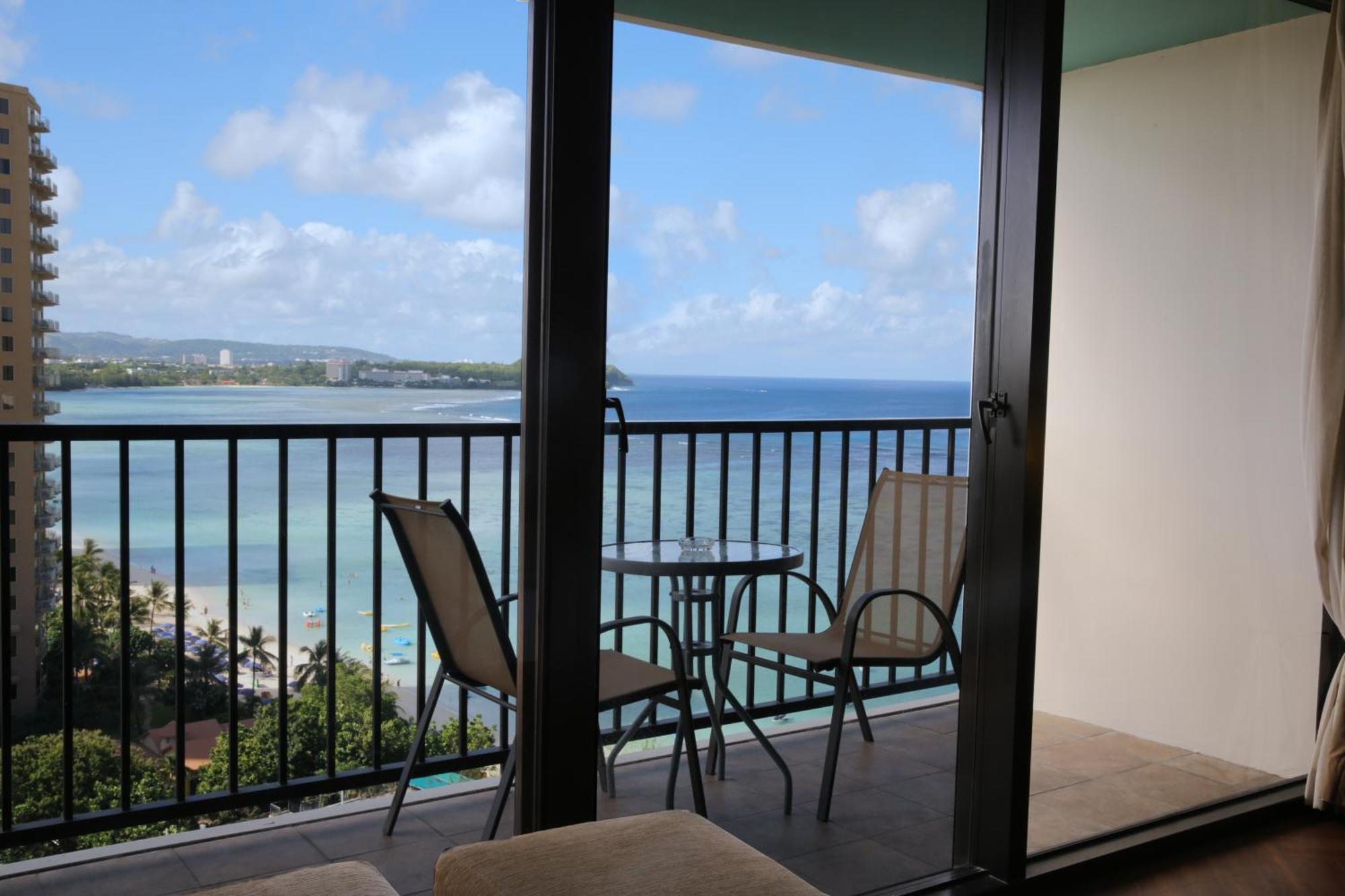 Guam Reef Hotel Тьюмон Номер фото
