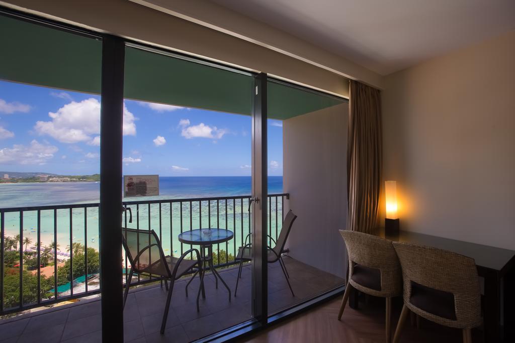 Guam Reef Hotel Тьюмон Екстер'єр фото